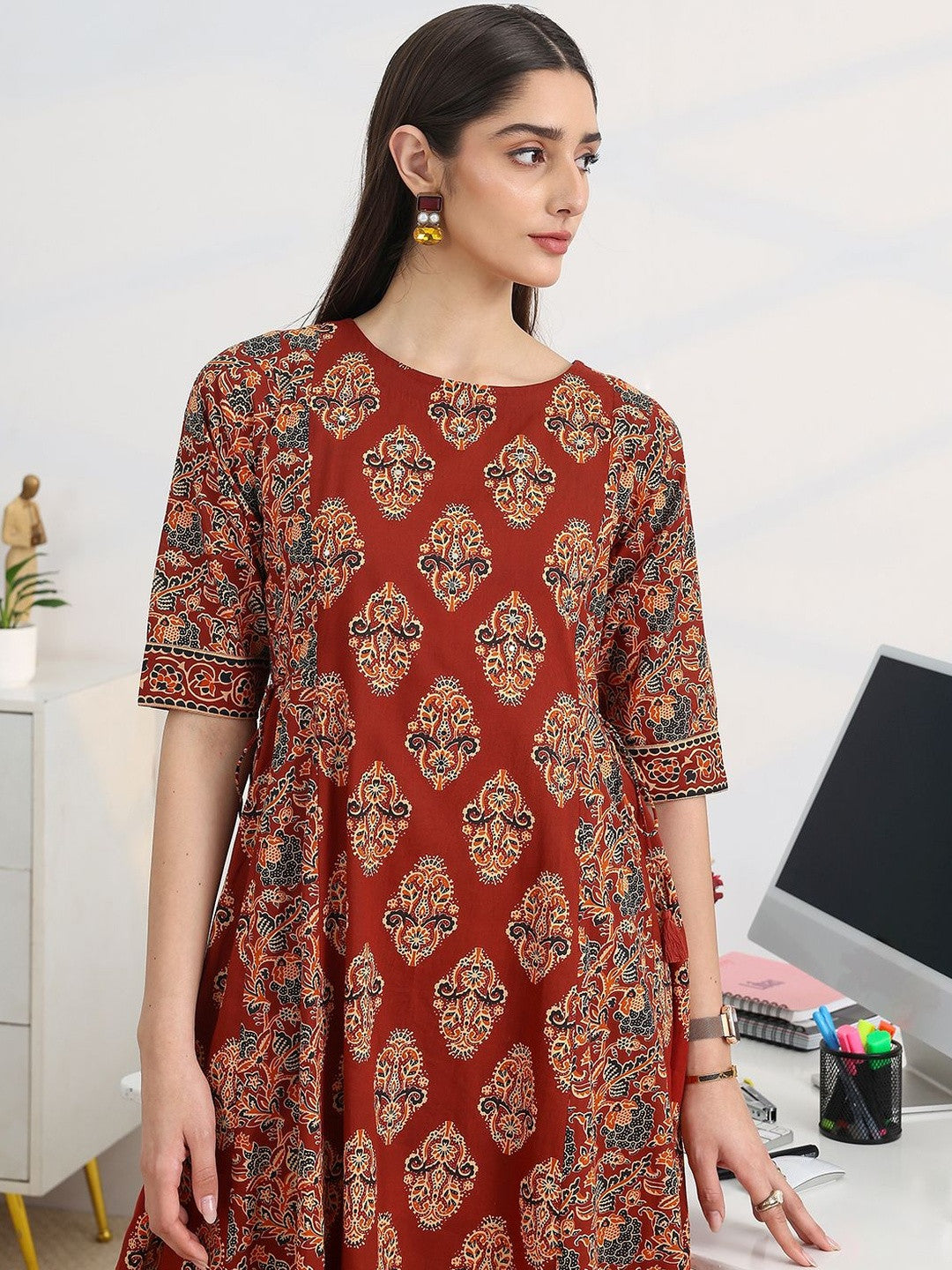 Women Ethnic Motifs Printed Regular Kurta with Trousers & With Dupatta