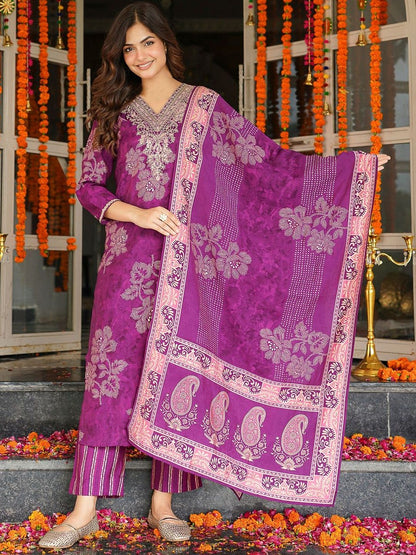 Dhiyona KL Ethnic Motifs Printed Straight Thread Work Kurta With Trouser & Dupatta