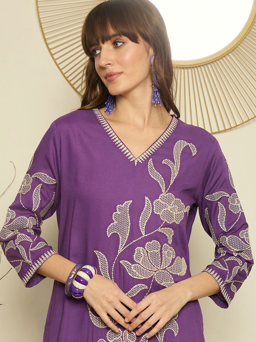 Women Ethnic Motifs Embroidered Regular Thread Work Kurta with Trouser