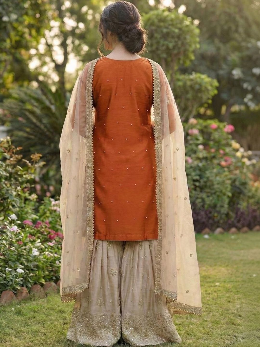 Dhiyona KL Women Floral Embroidered Regular Thread Work Kurta with Sharara & With Dupatta