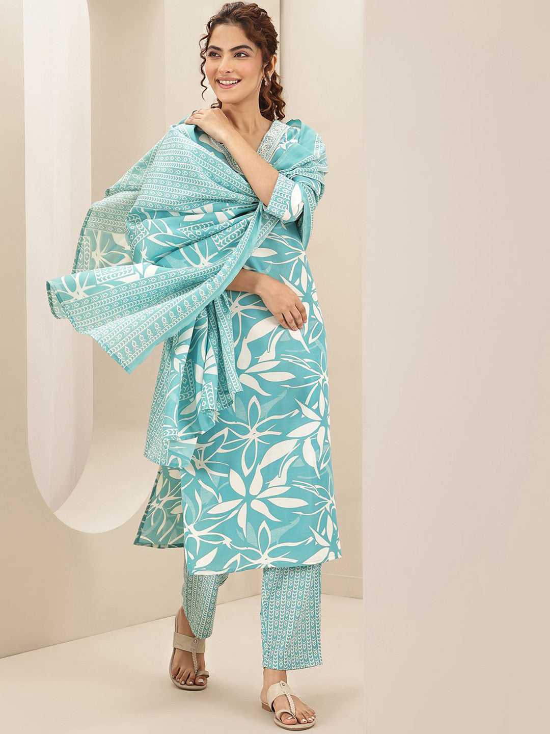Floral Printed V-Neck Straight Kurta With Trousers & Dupatta