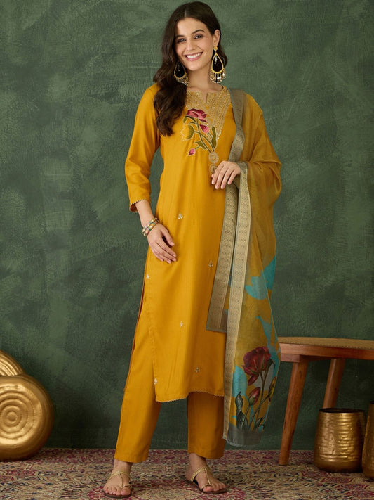 Dhiyona KL Women Floral Regular Thread Work Kurta with Trousers & With Dupatta