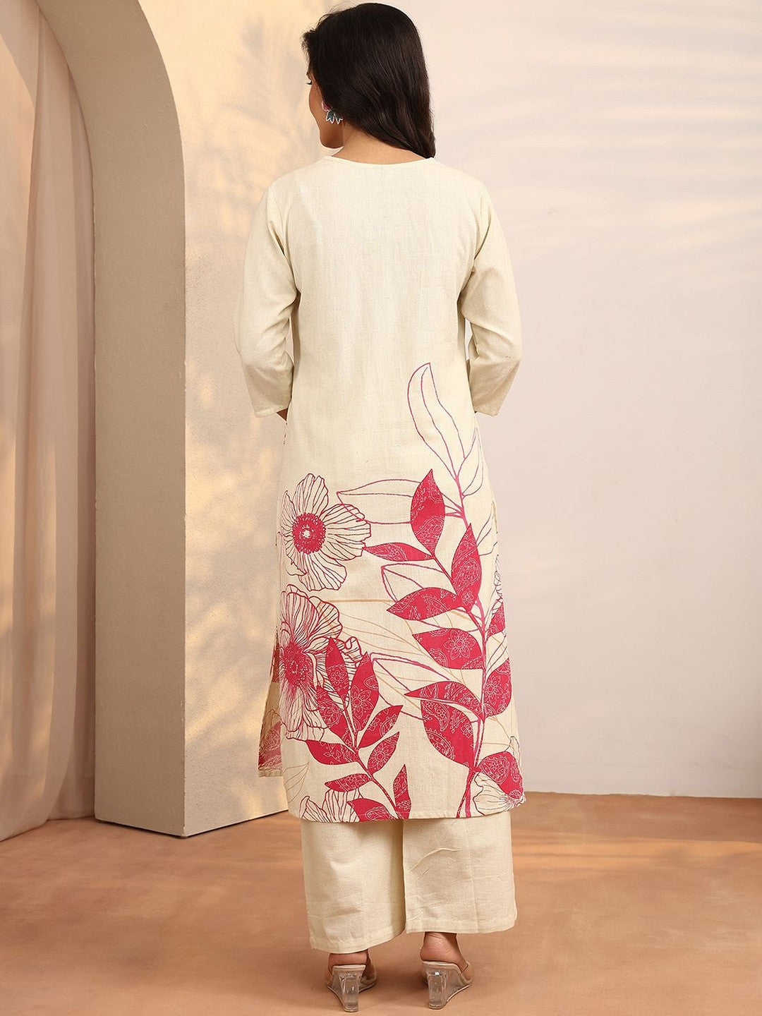 Women Floral Printed Regular Kurta with Trousers