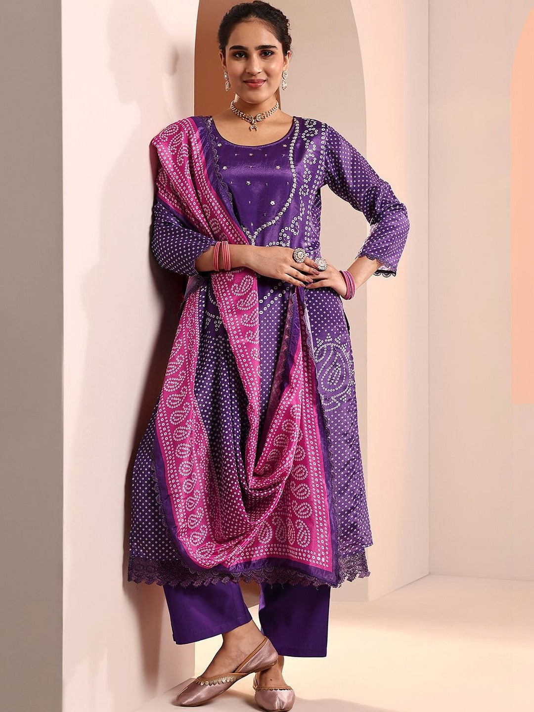 Women Ethnic Motifs Printed Regular Kurta with Trousers & With Dupatta