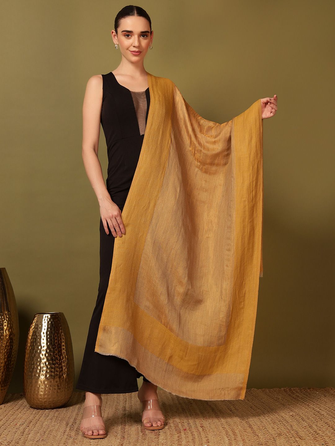 Dhiyona PA Woollen Reversible Shawl