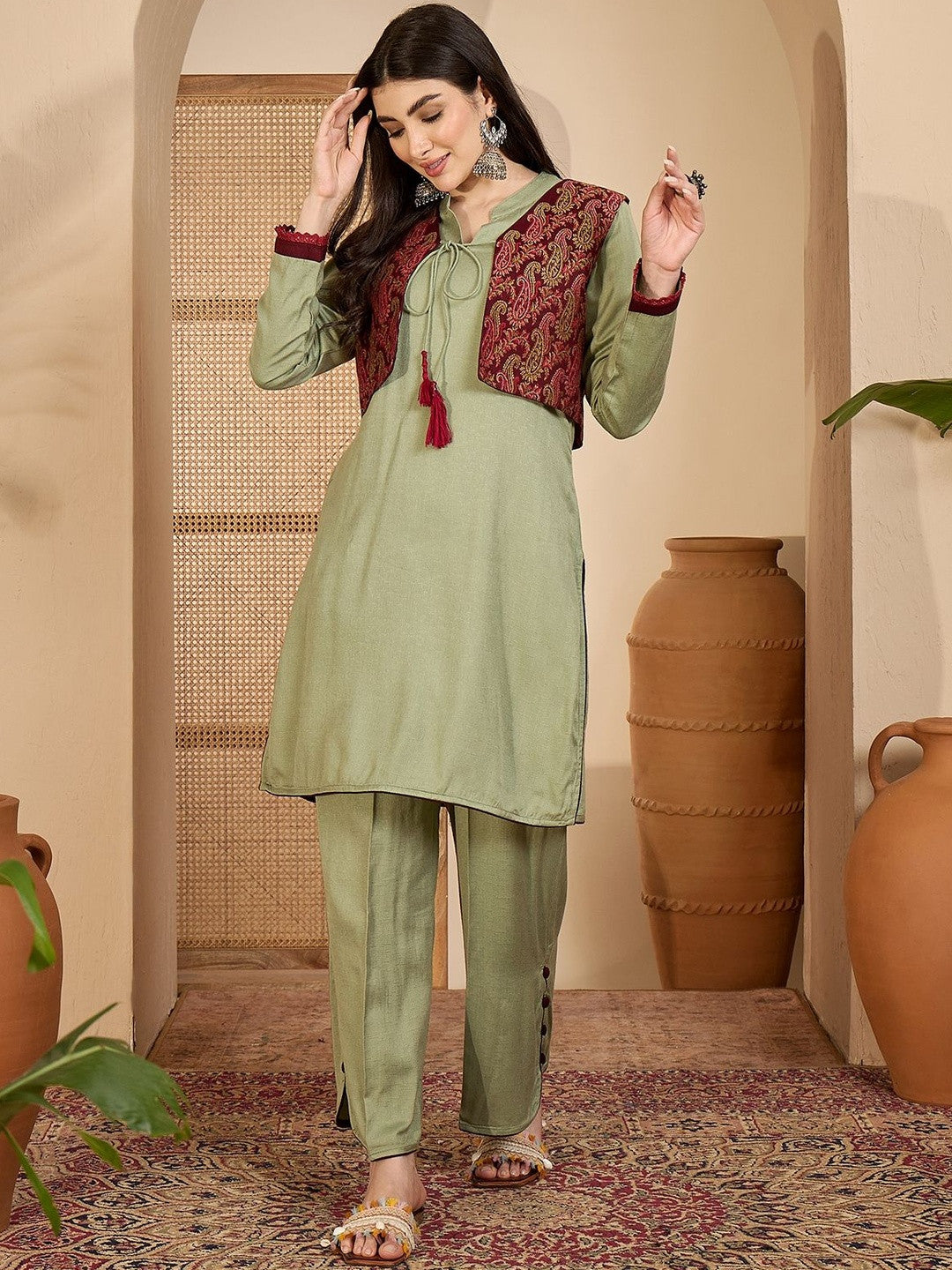 Dhiyona SN Winter Ethnic Fusion three-Piece kurta Set with Tassel-Tie Jacquard Jacket