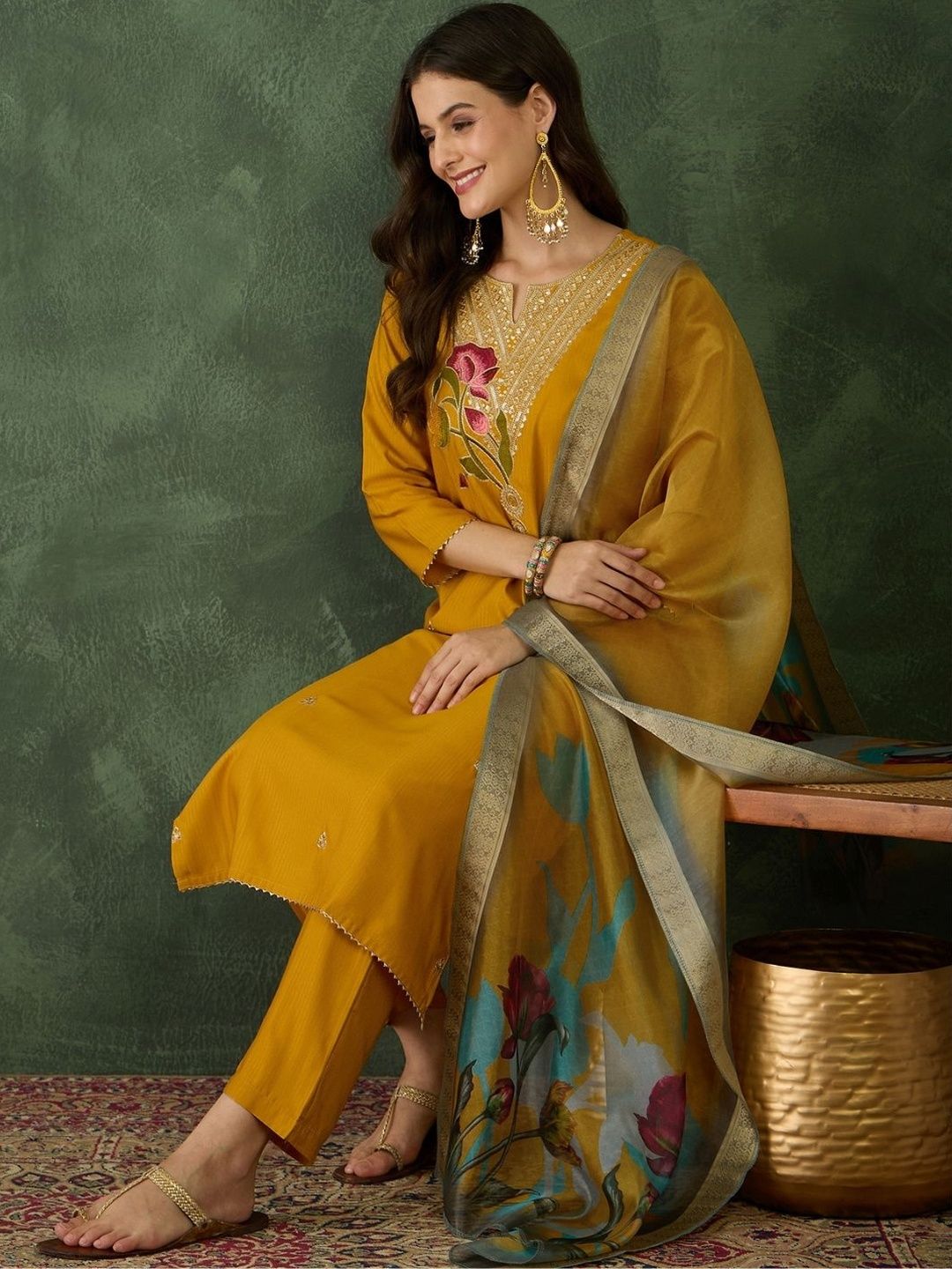 Dhiyona KL Floral Embroidered V-Neck Straight Kurta With Trousers & Dupatta