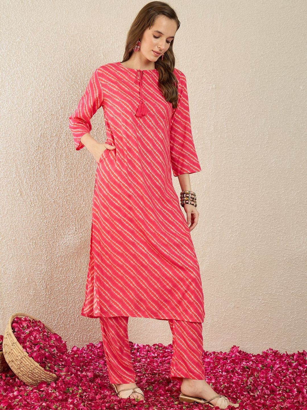 Women Leheriya Printed Regular Kurta with Trousers
