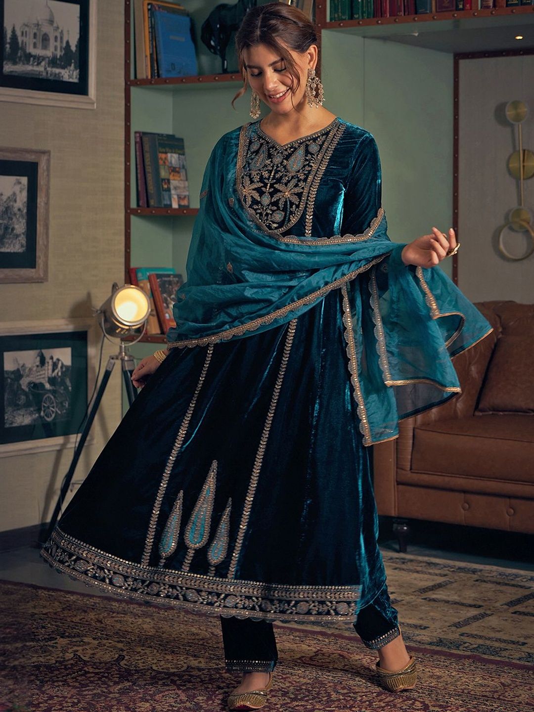 Dhiyona CH Women Ethnic Motifs Embroidered Regular Velvet Kurta with Trousers & With Dupatta