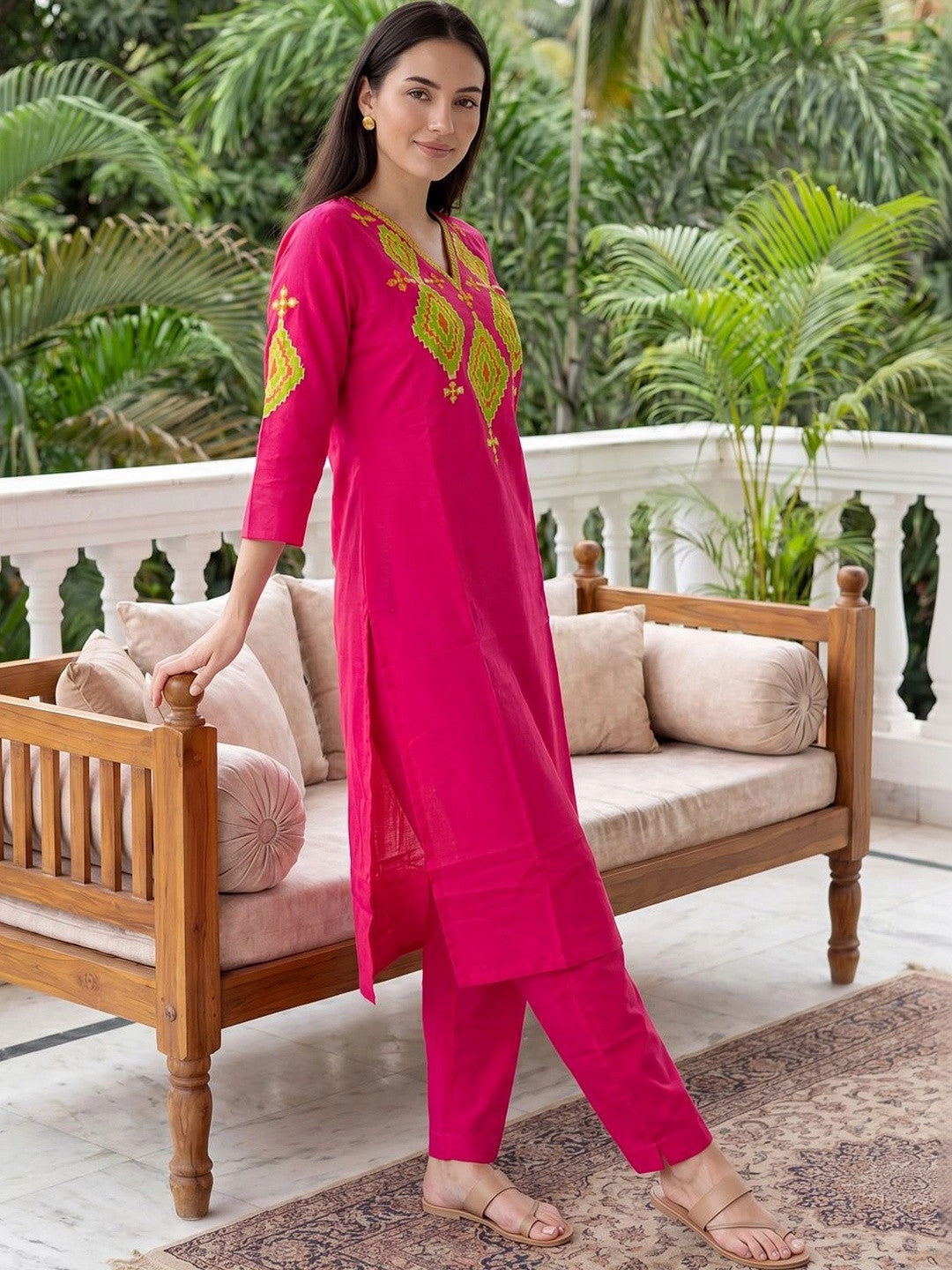 Women Ethnic Motifs Embroidered Regular Thread Work Pure Cotton Kurta with Trousers