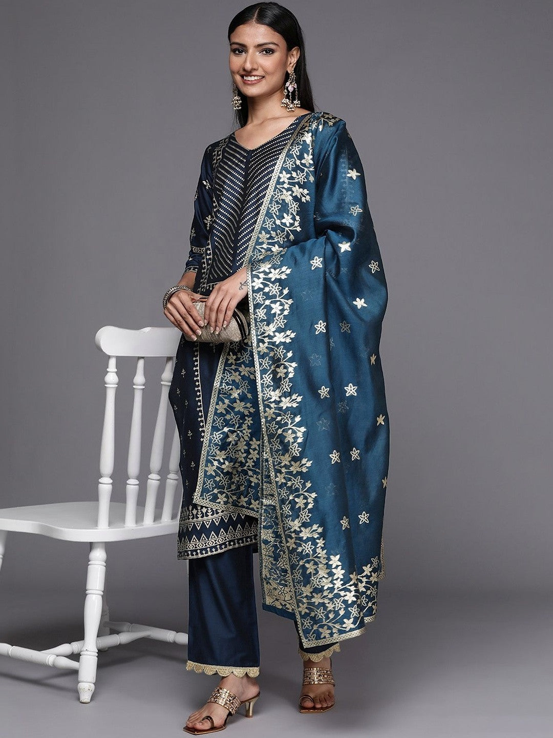 Women Ethnic Motifs Printed Regular Kurta with Trousers & With Dupatta