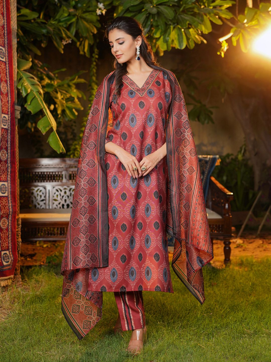 Dhiyona KL Women Ethnic Motifs Printed Kurta with Trousers & Dupatta