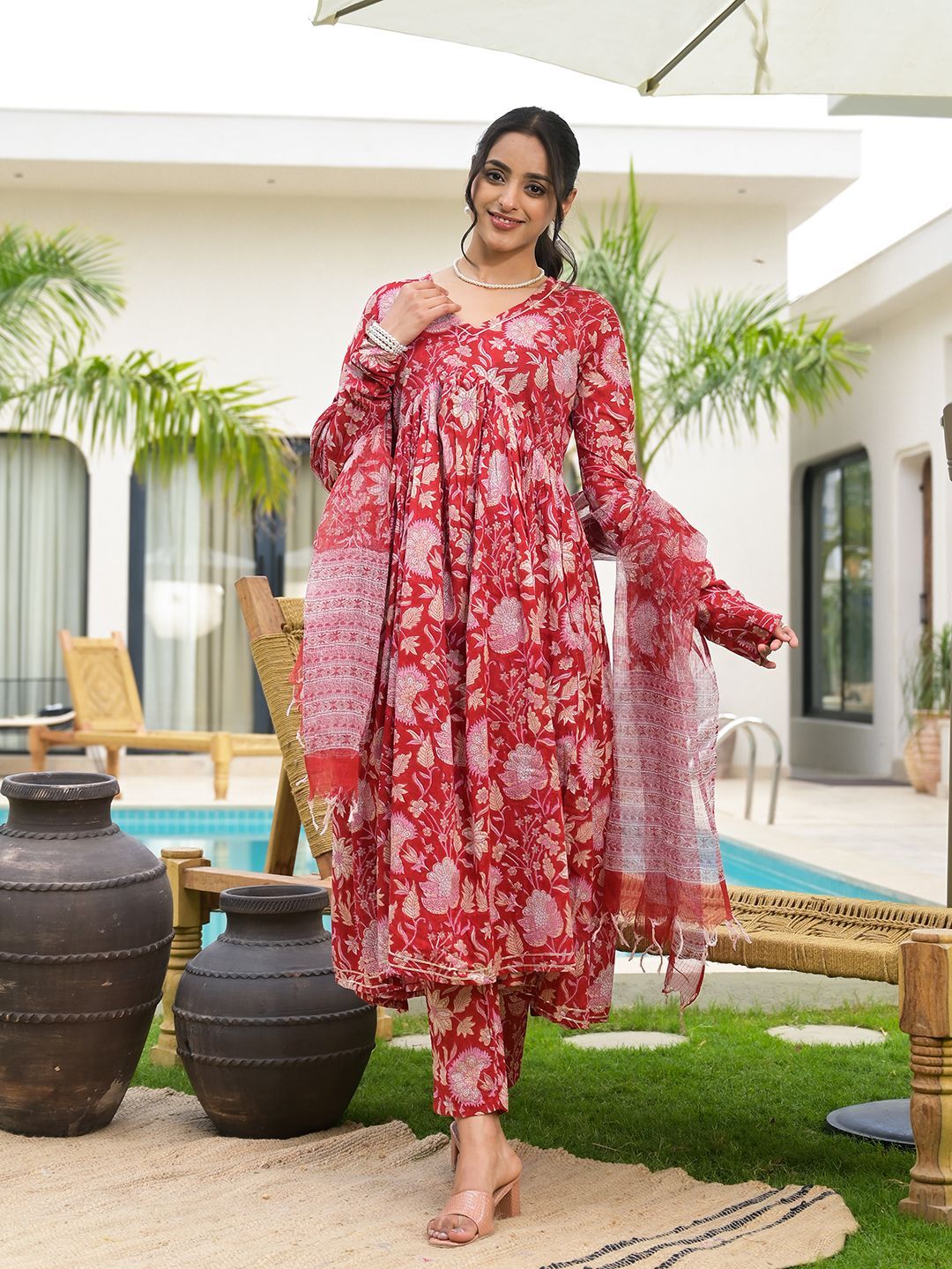 Dhiyona KL Women Floral Printed Gotta Patti V-Neck Empire Kurta with Trouser And Dupatta
