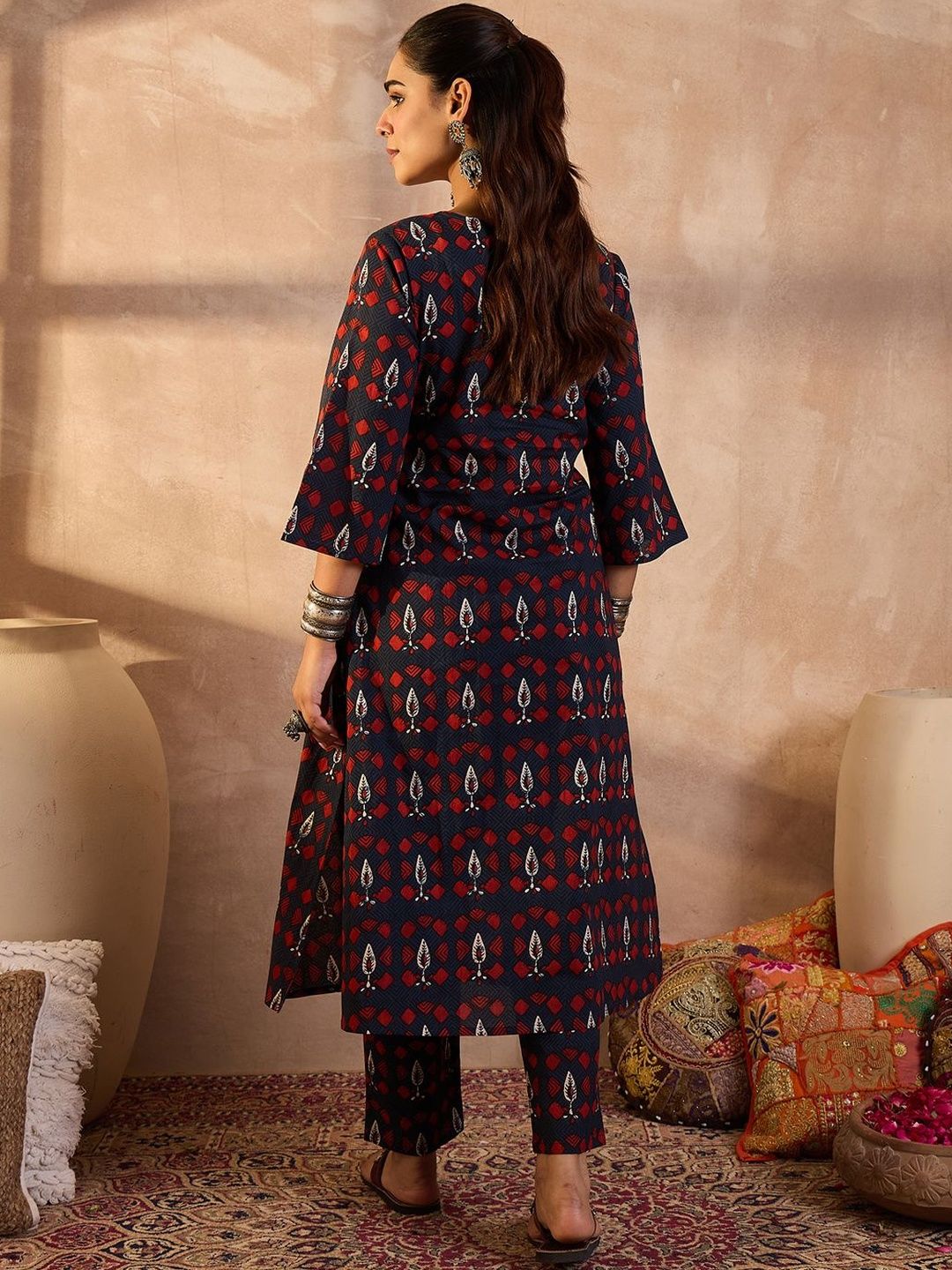 Women Ethnic Motifs Printed Pure Cotton Kurta with Trouser