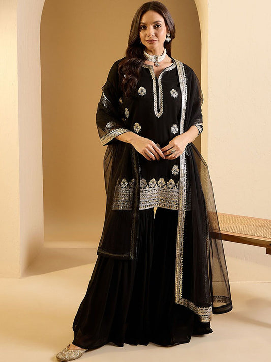 Dhiyona IN Women Floral Embroidered Regular Sequinned Kurti with Sharara & With Dupatta