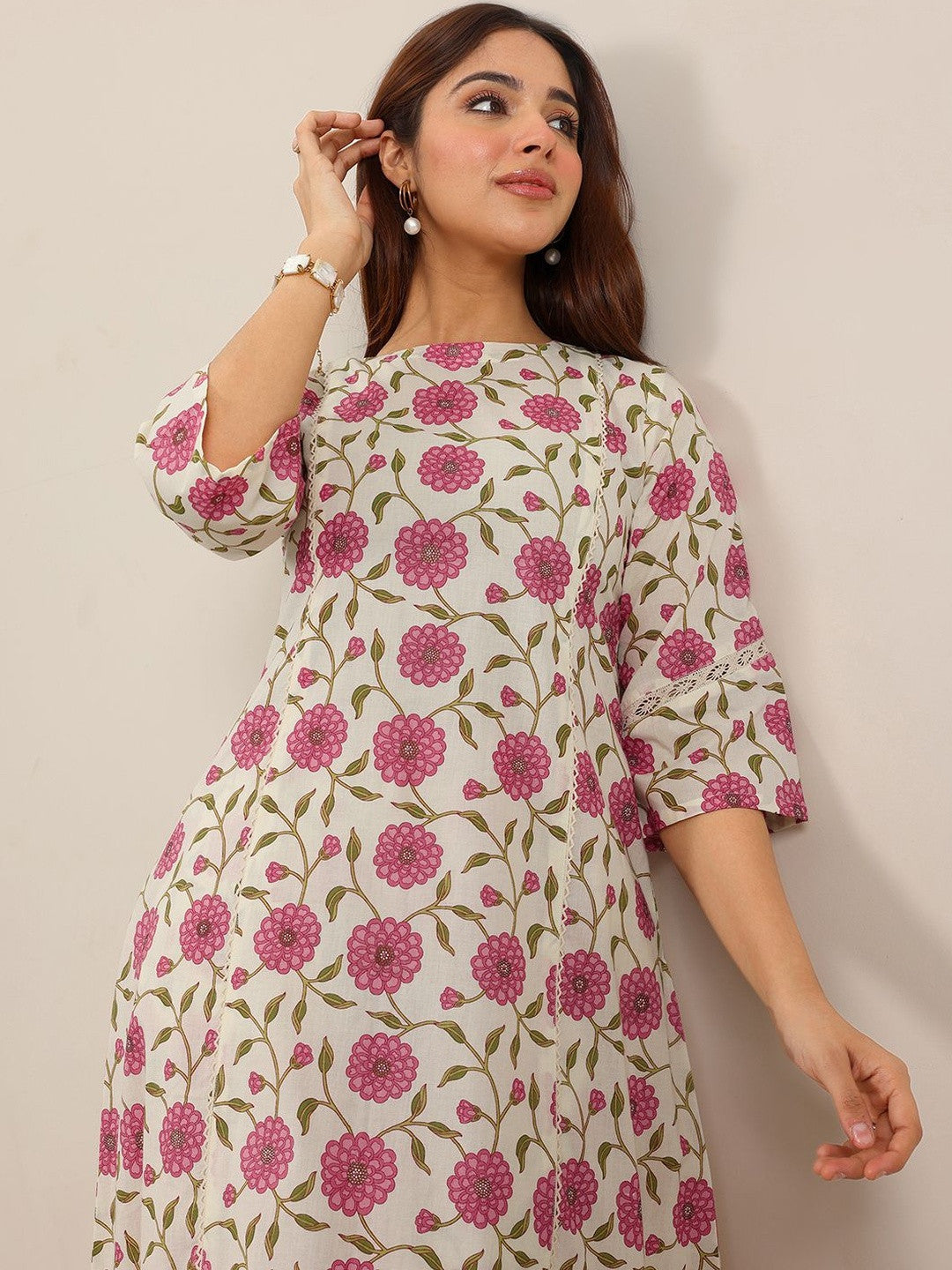 Women Floral Printed Panelled Kurta Set