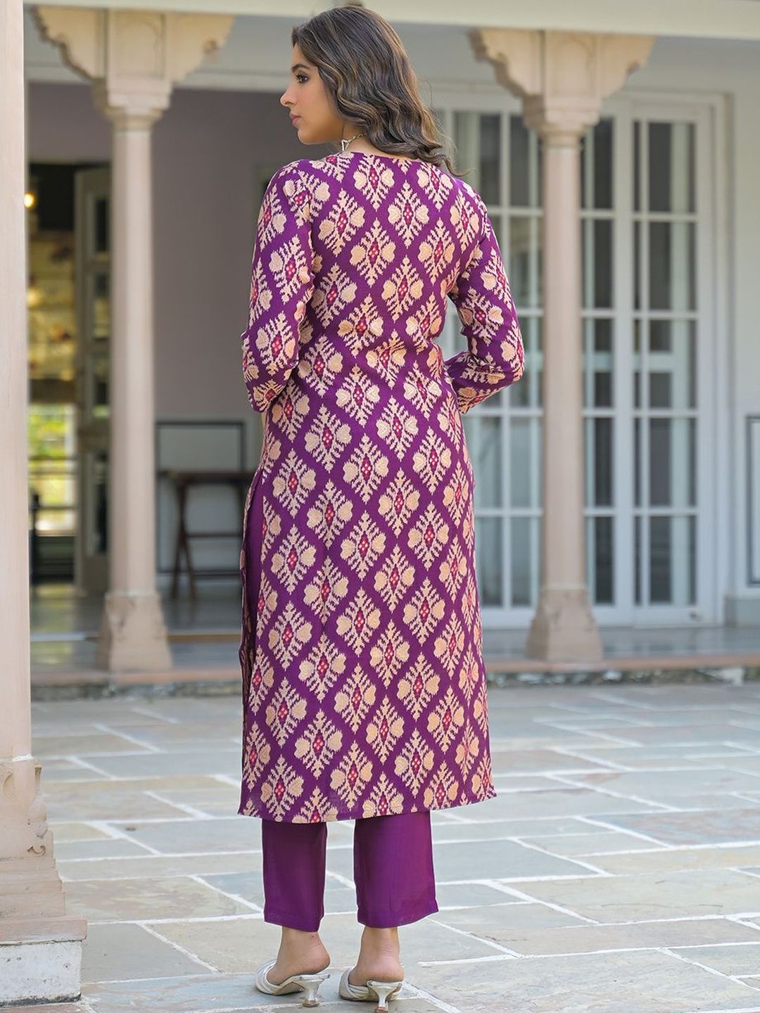 Dhiyona KL Women Ethnic Motifs Printed Regular Thread Work Kurta with Trousers & With Dupatta