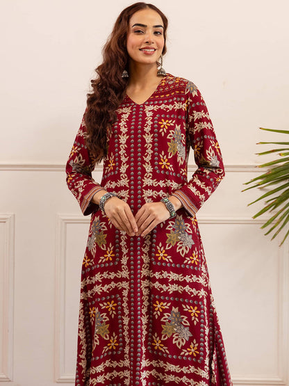 Floral Printed V-Neck Straight Kurta & Trousers