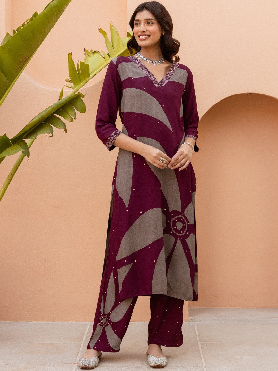 Dhiyona SN Women Floral Printed Regular Kurta with Trousers