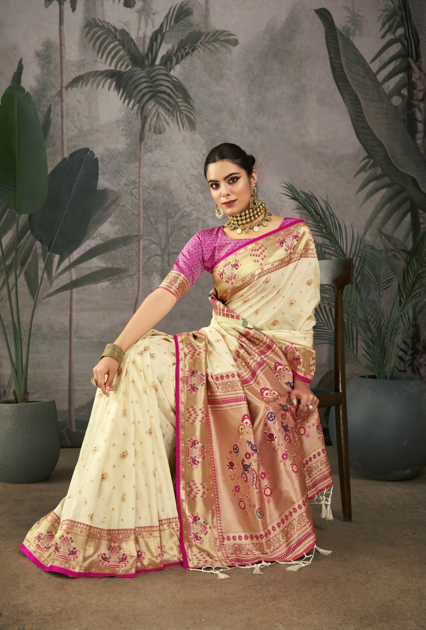 Women Paithani Isha White Saree With Unstiched Blouse