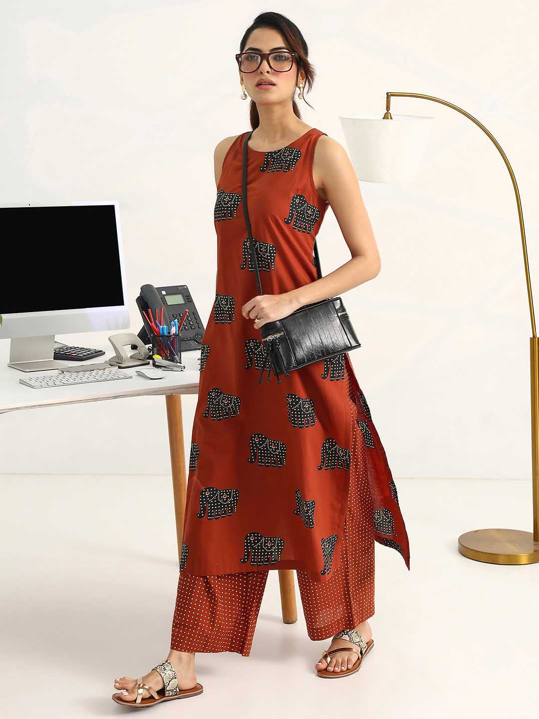 Women Ethnic Motifs Printed Regular Cotton Blend Kurta with Palazzos