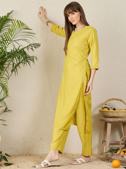 Dhiyona IE Embroidered Sequinned V-Neck Tunic With Trousers
