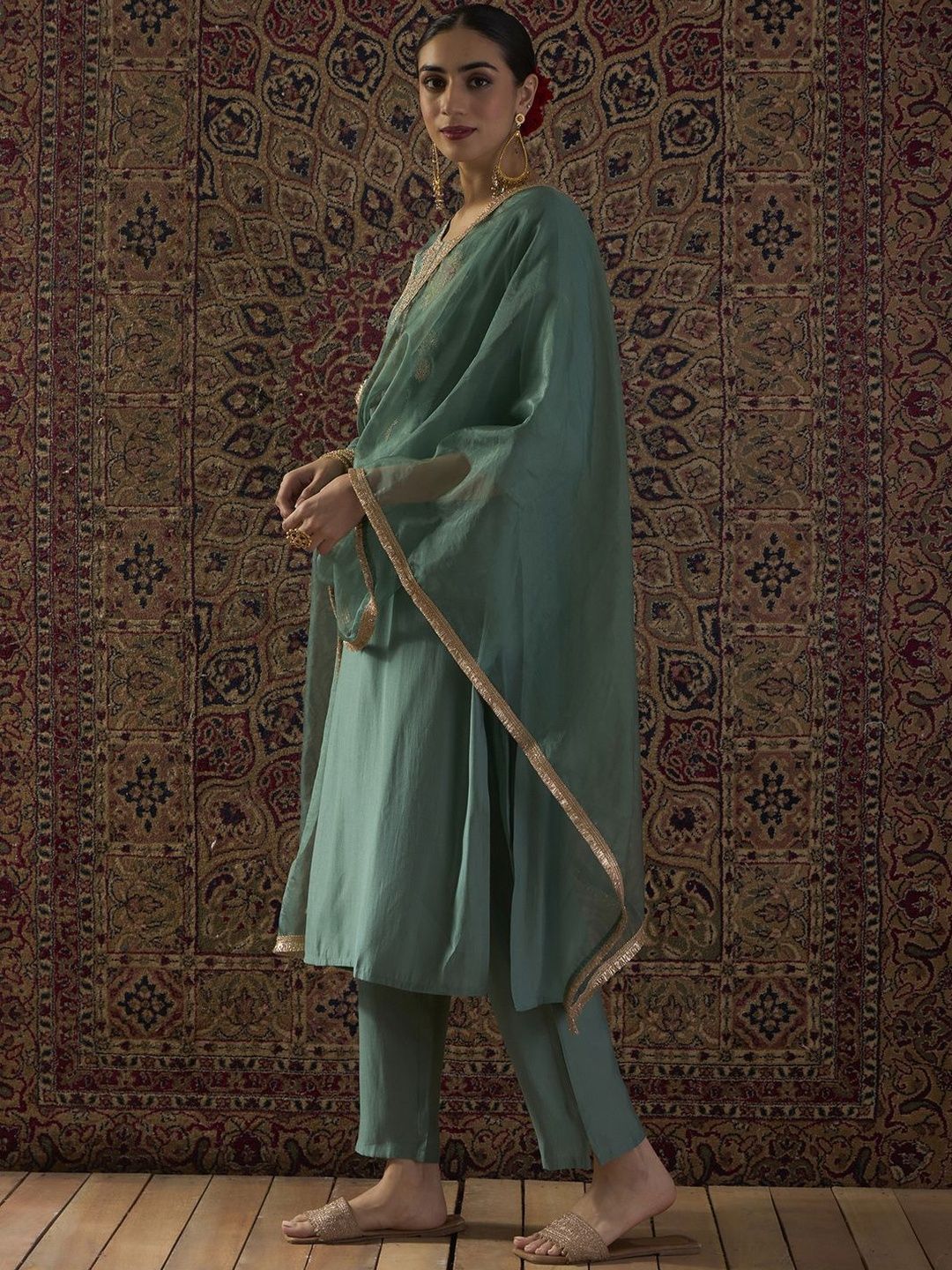 Ethnic Motifs Embroidered Thread Work Straight Kurta With Trousers & Dupatta
