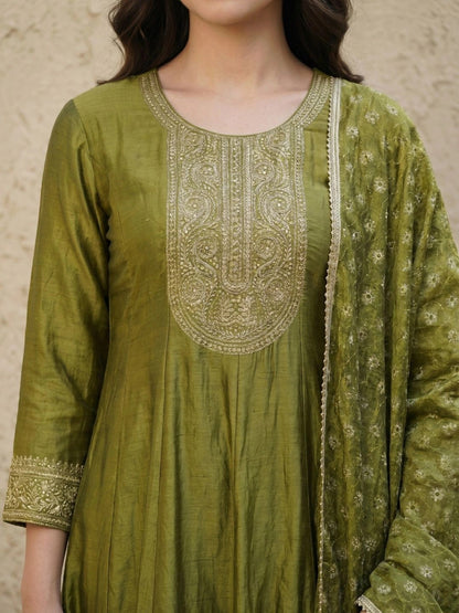 Women Ethnic Motifs Embroidered Regular Thread Work Kurta with Trousers & With Dupatta