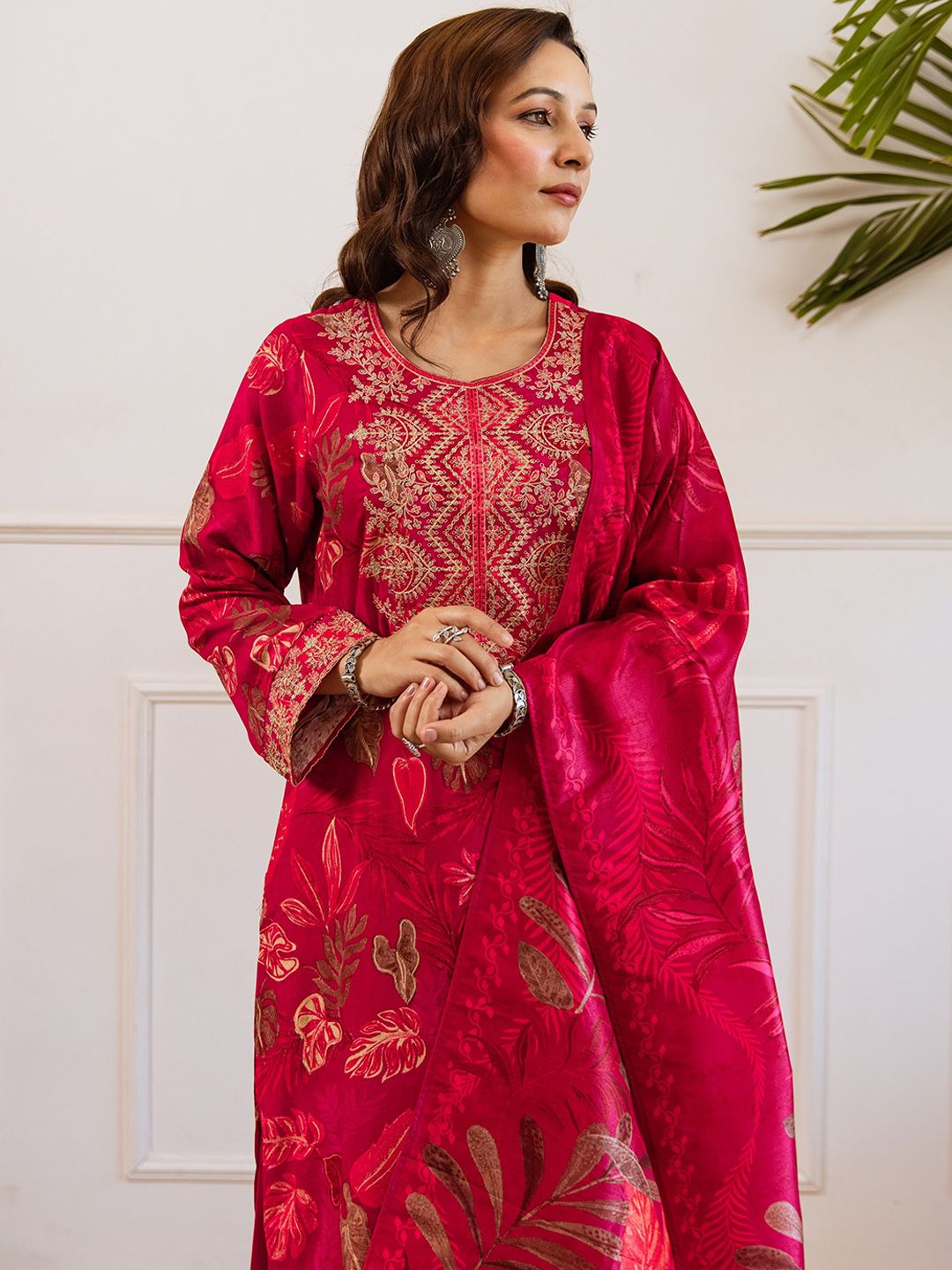 Dhiyona KL Women Floral Printed Kurta with Sharara & Dupatta
