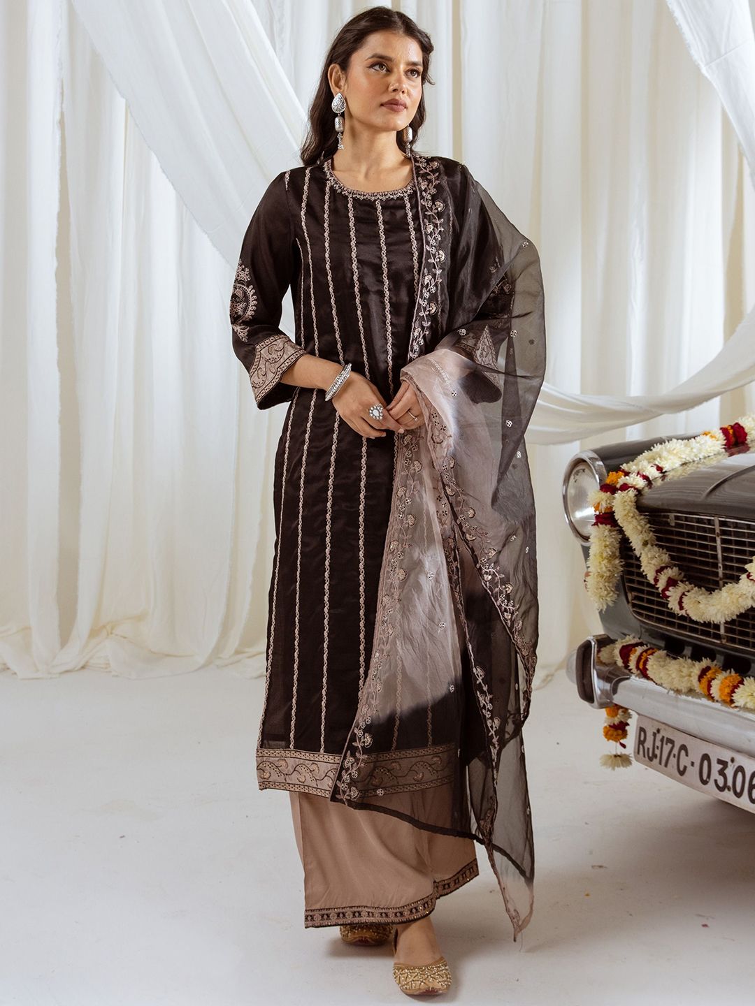 Dhiyona KL Women Regular Sequinned Kurta with Palazzos & With Dupatta