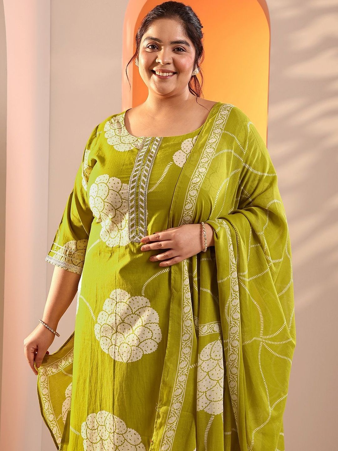 Dhiyona Women's Ethnic Motifs Printed Plus Size Kurta with Trousers & Dupatta
