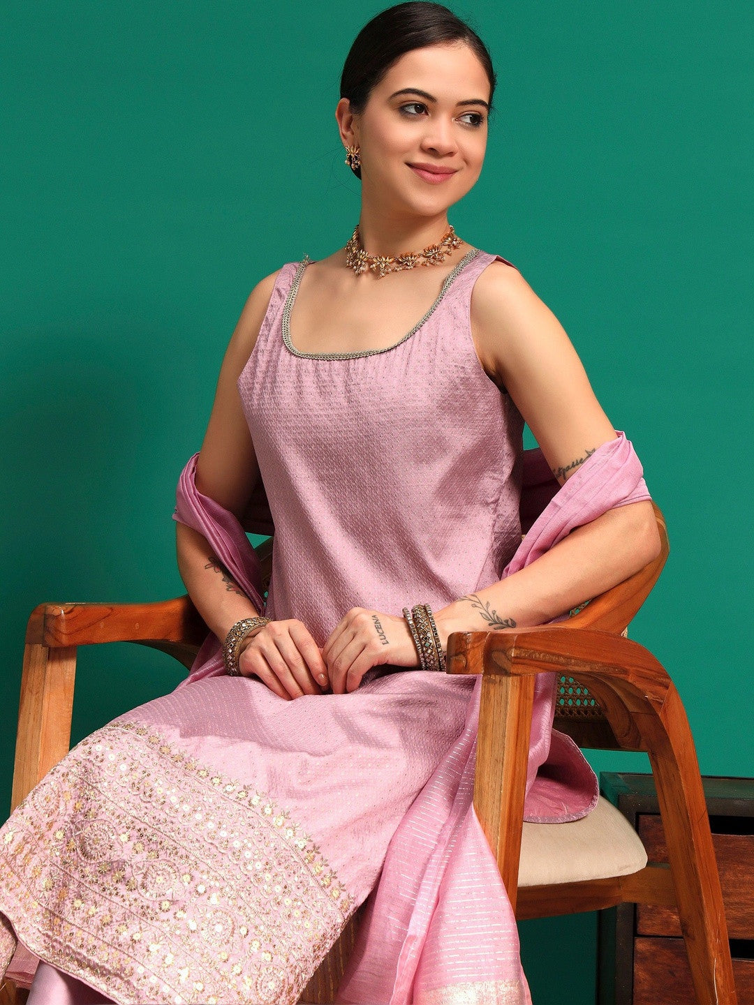 Women Regular Thread Work Kurta with Trousers & With Dupatta