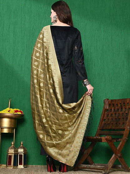 Floral Printed Winter Velvet Straight Kurta & Trouser With Dupatta