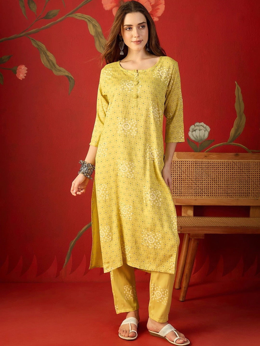 Women Ethnic Motifs Printed Regular Kurta with Trousers & With Dupatta