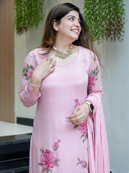Dhiyona KL Women Pink Silk Chiffon Printed Kurta Sets