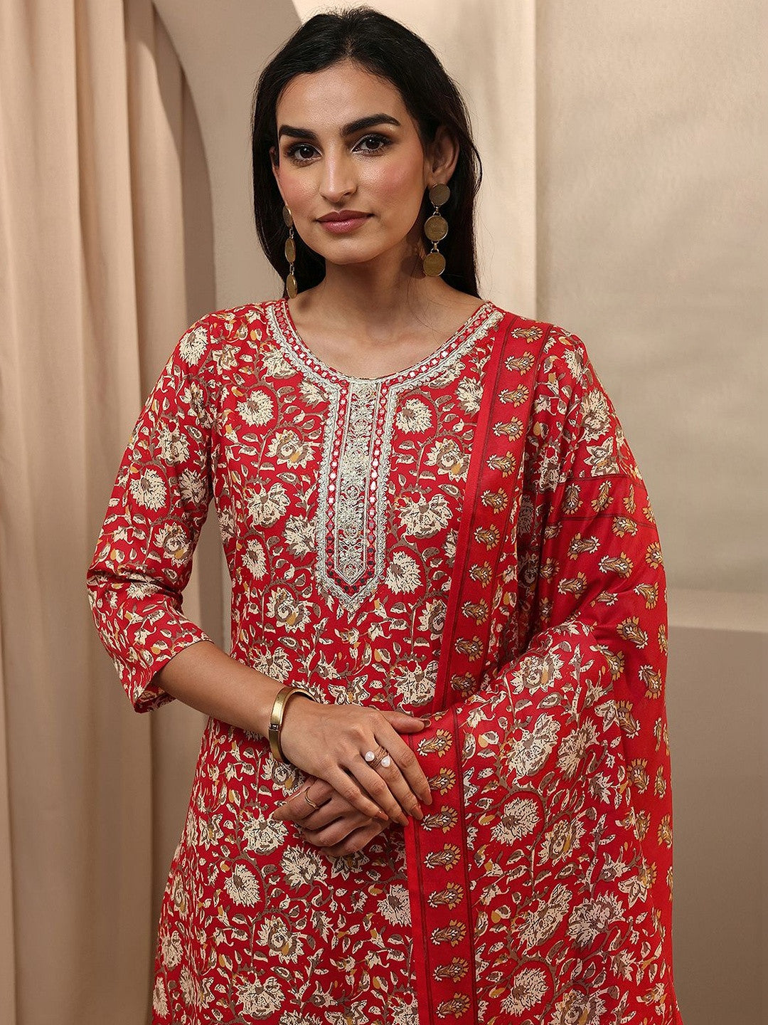 Women Floral Printed Regular Thread Work Kurta with Trousers & With Dupatta