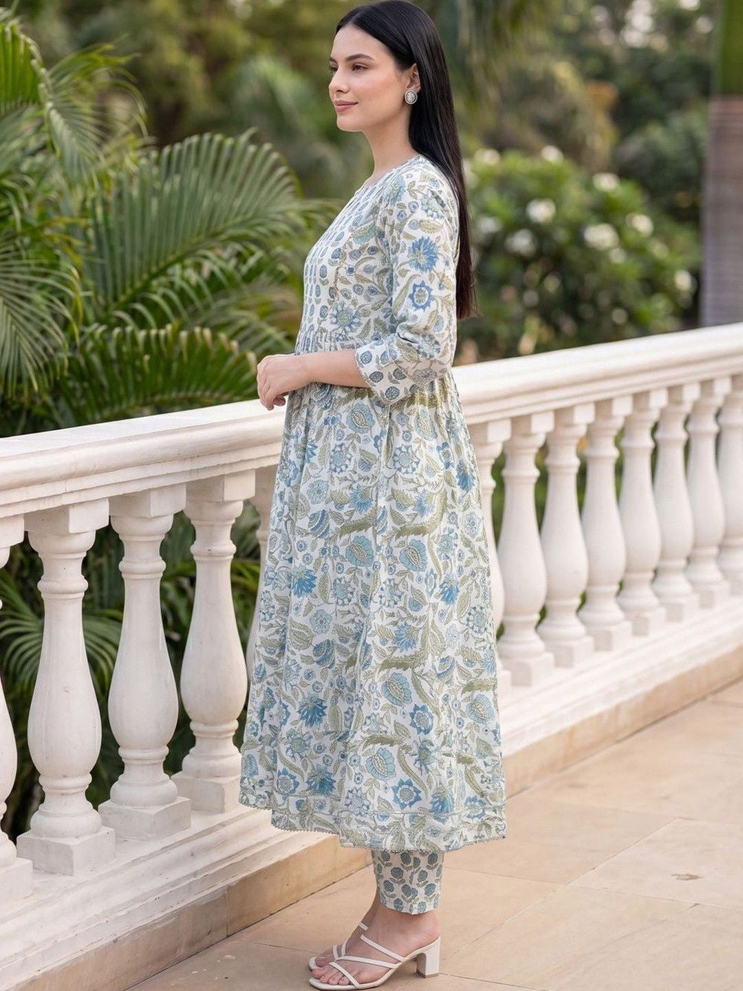 Women Floral Printed Empire Pure Cotton Kurta with Trousers & With Dupatta