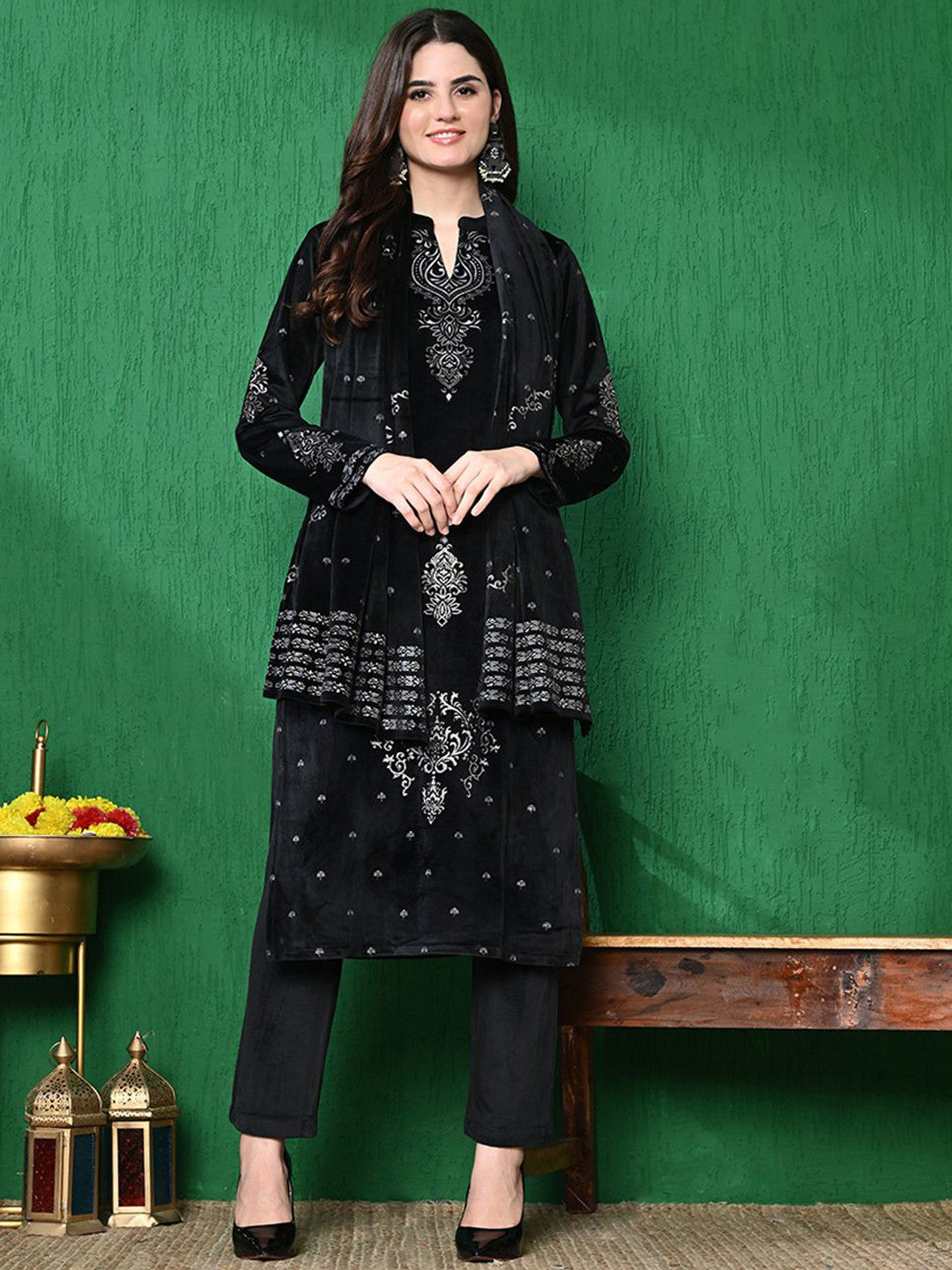 Ethnic Motifs Winter Velvet Kurta & Trouser With Dupatta