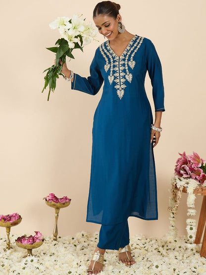 Women Ethnic Motifs Embroidered Regular Thread Work Kurta with Trousers