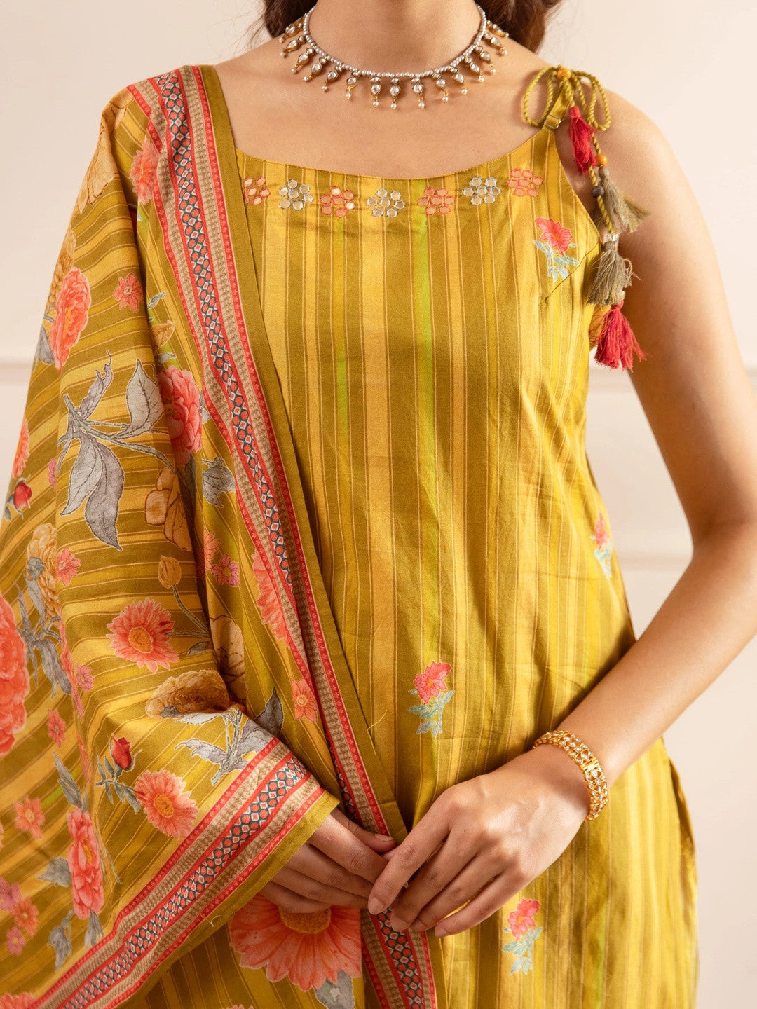 Women Floral Printed Regular Thread Work Pure Cotton Kurta with Palazzos & With Dupatta