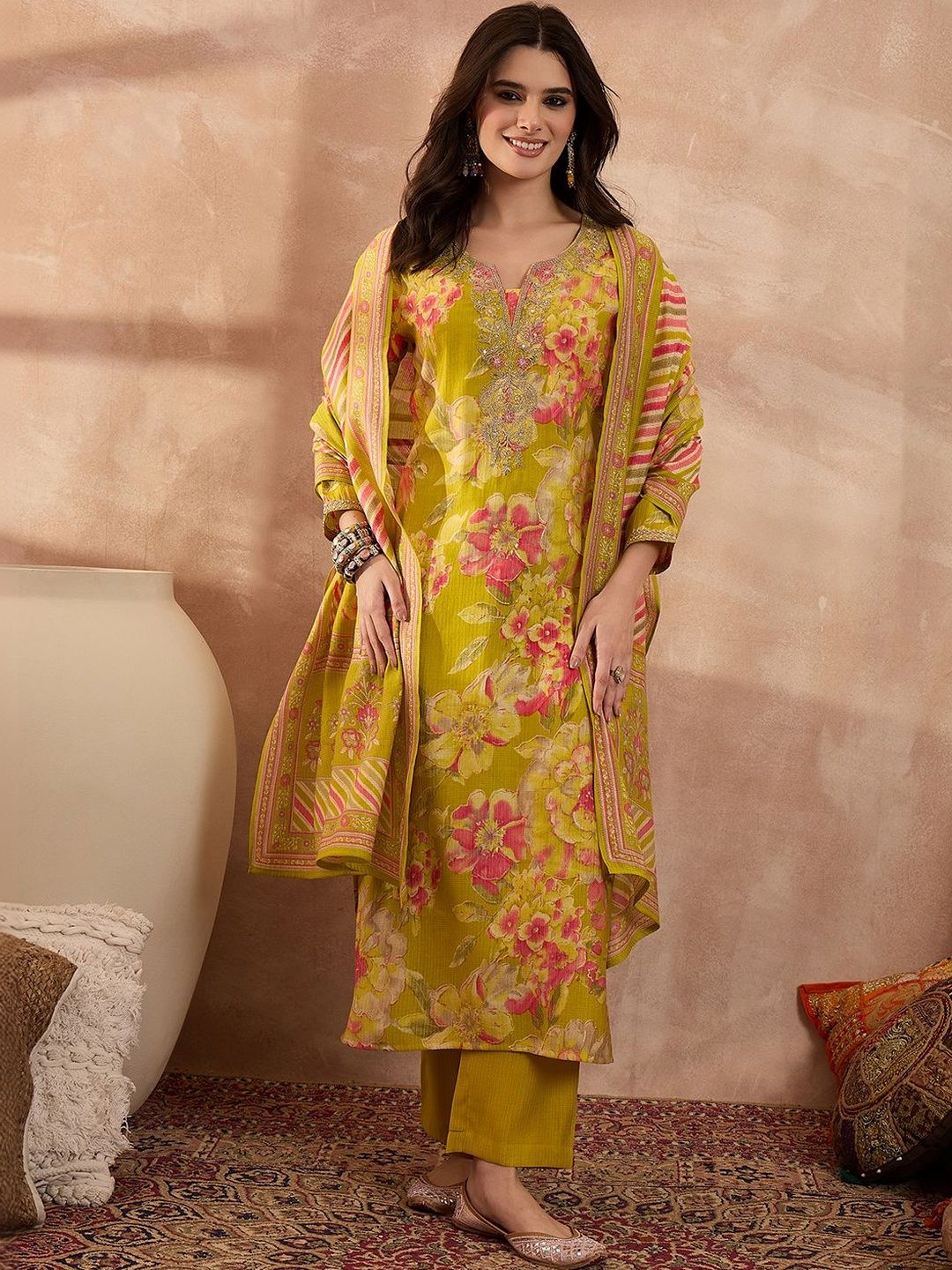Dhiyona KL Women Floral Printed Regular Thread Work Kurta with Trousers & With Dupatta