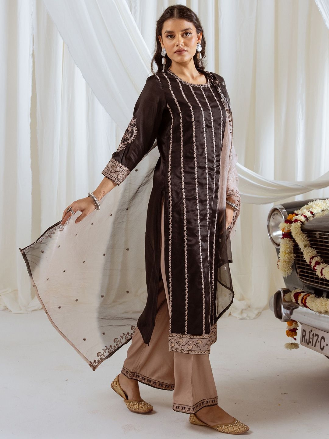 Dhiyona KL Women Regular Sequinned Kurta with Palazzos & With Dupatta