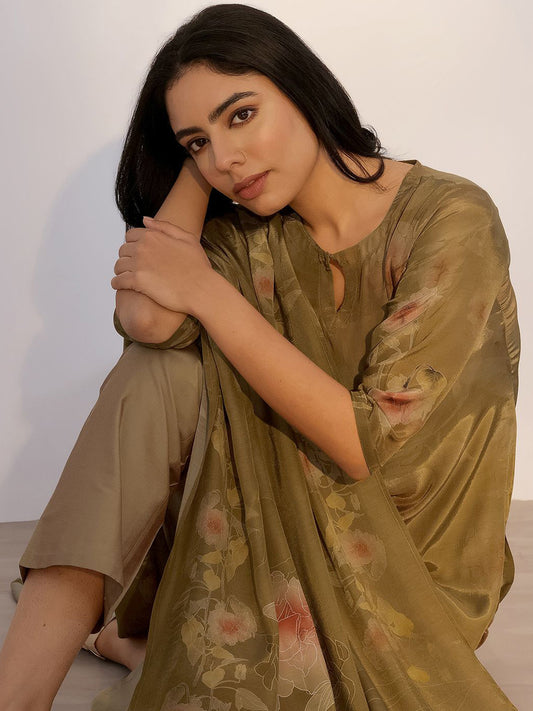 Women Floral Printed Regular Kurta & Trousers With Floral Printed Dupatta