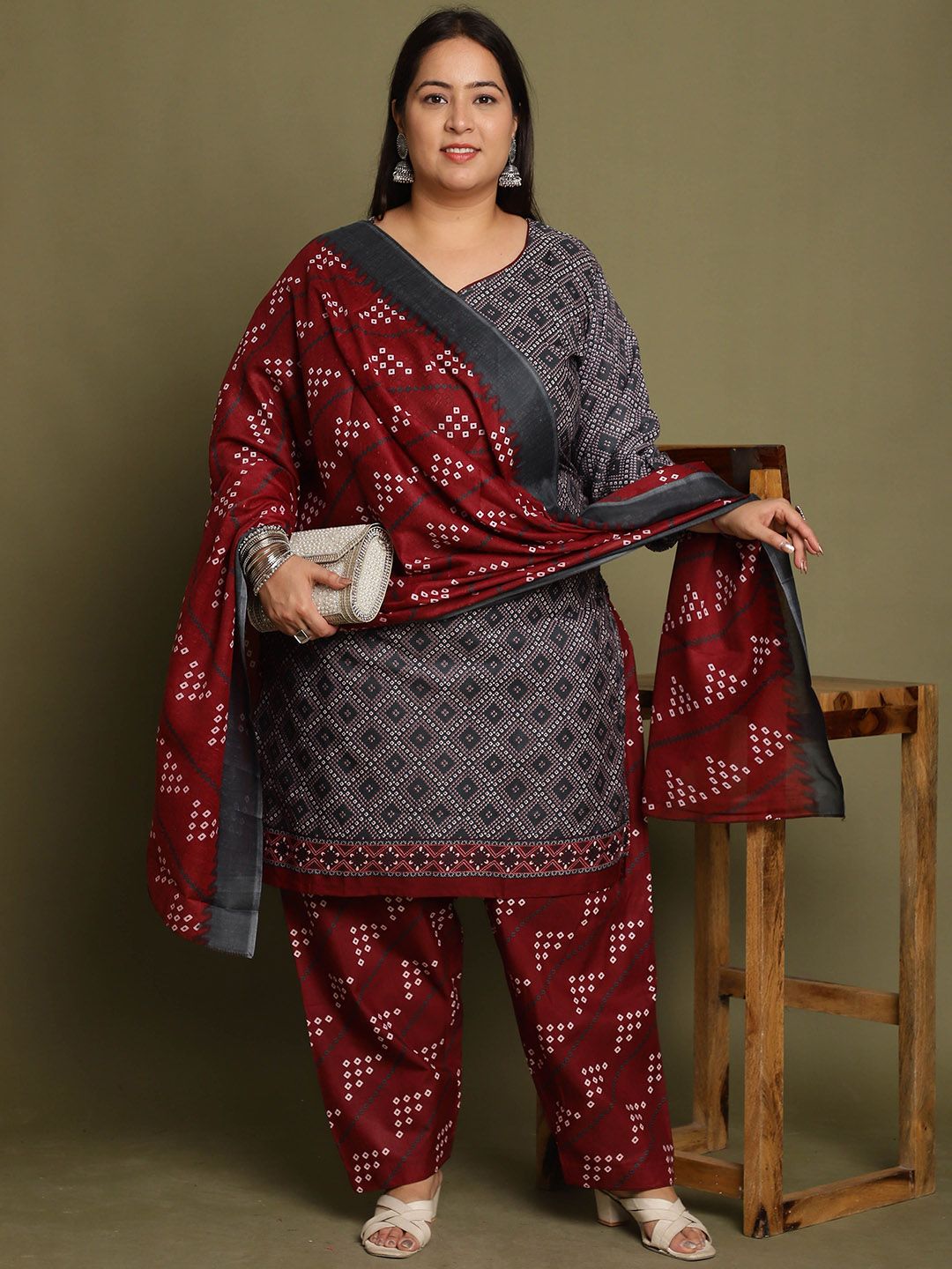 Dhiyona KL Women Plus Size Geometric Printed Kurta with Salwar & Dupatta
