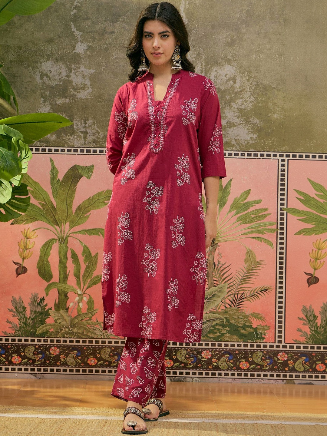 Printed Mandarin Collar Kurta & Trousers With Dupatta