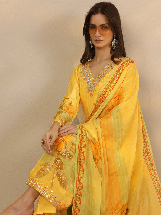 Women Ethnic Motifs Regular Thread Work Silk Crepe Kurta with Trousers & With Dupatta