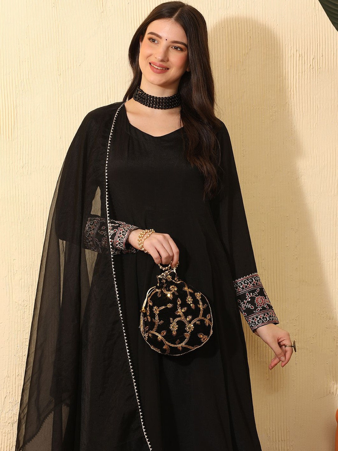 Dhiyona SN Ethnic Motifs Embroidered V-Neck Thread Work Chinon Kurta With Palazzos & Dupatta