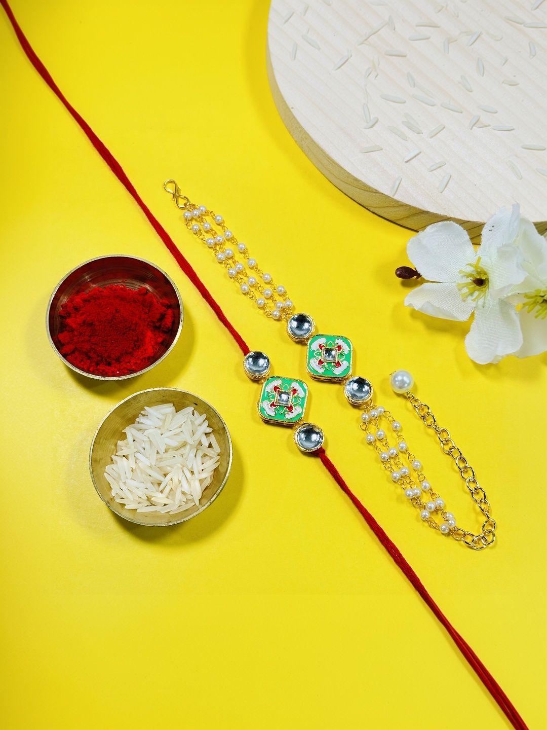 Dhiyona Rakhi