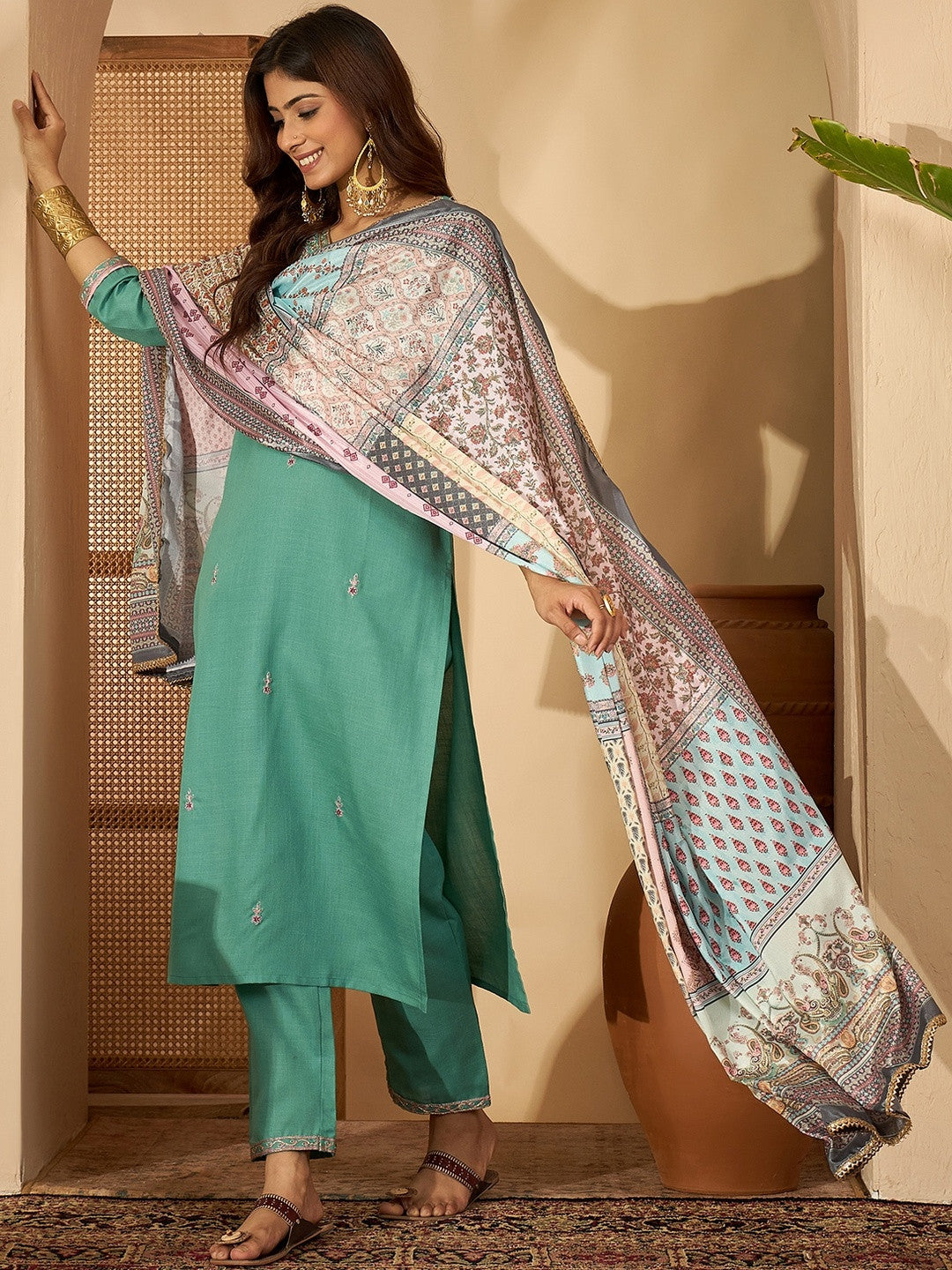 Women Silk Blend Embroidered Kurta Sets With Dupatta
