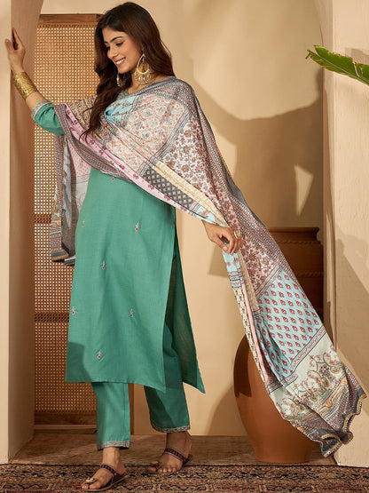 Women Silk Blend Embroidered Kurta Sets With Dupatta